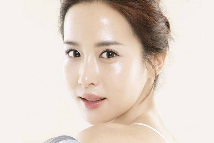 Glass Skin Korea: Tren Kulit Sehat yang Banyak Dicari Glass Skin Korea: Tren Kulit Sehat yang Banyak Dicari