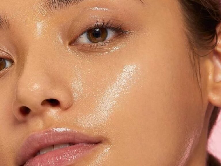 Penyebab Kulit Wajah Berminyak Berlebih